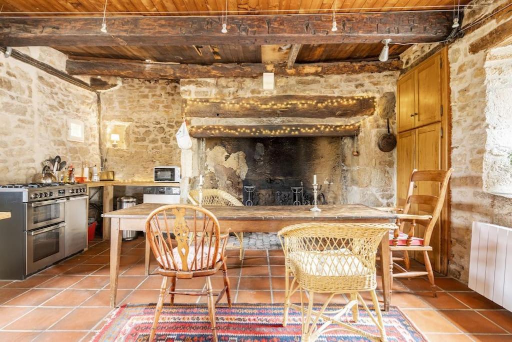 Le Haut Repaire Coubjours Habitación foto