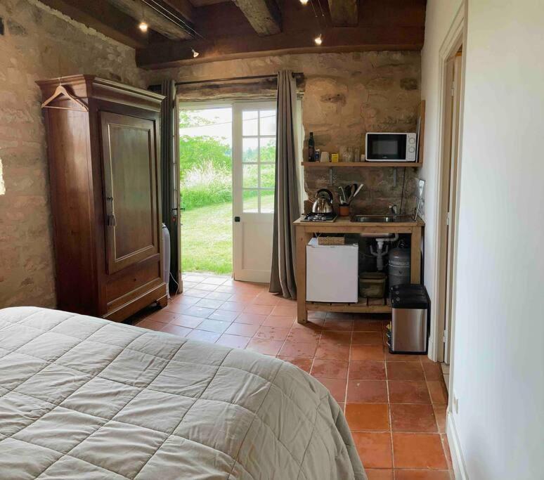 Le Haut Repaire Coubjours Habitación foto